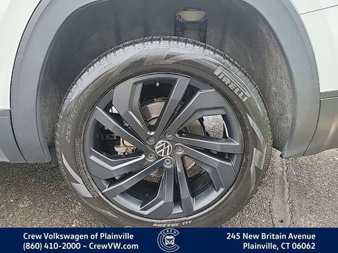 Certified 2023 Volkswagen Atlas SE w/ Black Wheel Package image 18