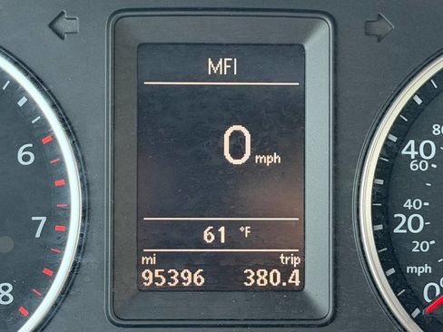 Used 2017 Volkswagen Tiguan Limited image 19