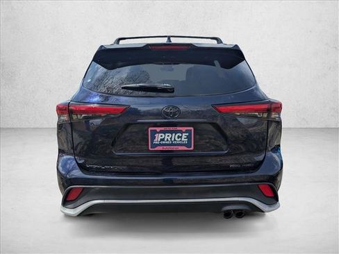 Used 2021 Toyota Highlander XSE AWD/4WD image 7