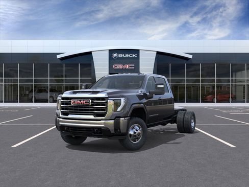 New 2026 GMC Sierra 3500 SLE w/ SLE Convenience Package image 8