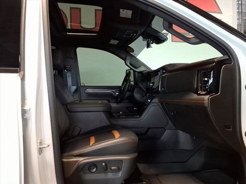 Used 2025 GMC Sierra 2500 AT4 w/ AT4 Premium Plus Package image 14