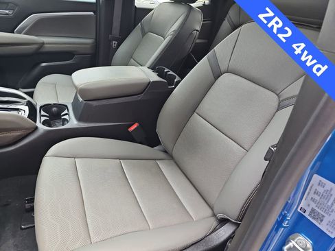 Used 2023 Chevrolet Colorado ZR2 w/ ZR2 Convenience Package III image 15