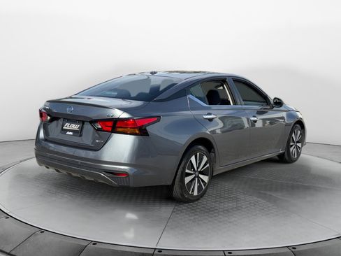 Used 2022 Nissan Altima 2.5 SV AWD/4WD image 7