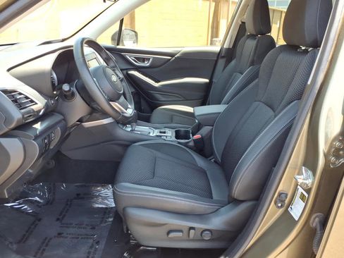 Used 2023 Subaru Forester Premium AWD/4WD image 25