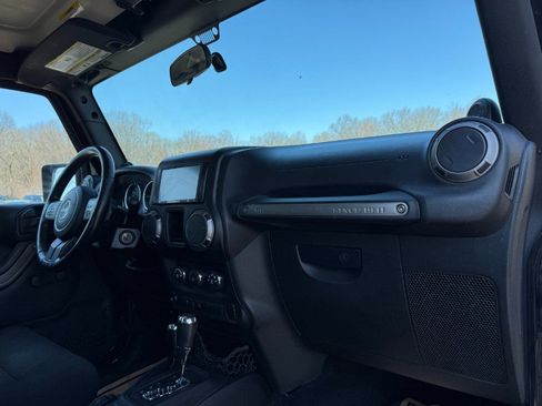 Used 2012 Jeep Wrangler Sport w/ Connectivity Group image 19