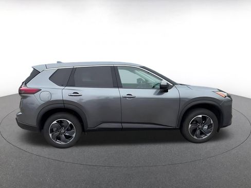 Used 2025 Nissan Rogue SV FWD image 16
