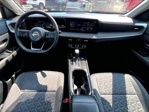 Used 2025 Nissan Kicks SV AWD/4WD image 21