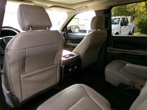 Used 2020 Ford Expedition Limited w/ Equipment Group 302A image 18