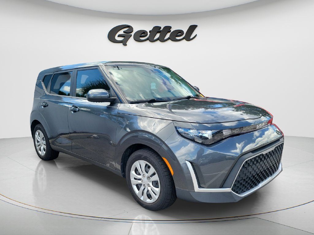 Used 2023 Kia Soul LX FWD image 5