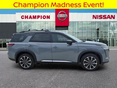 New 2026 Nissan Pathfinder Platinum w/ Cargo Package image 8