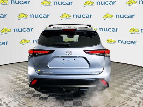 Used 2024 Toyota Highlander XLE image 6