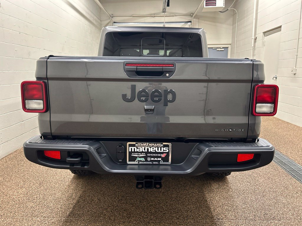 Used 2025 Jeep Gladiator Sport AWD/4WD image 3