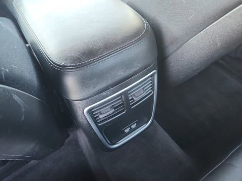 Used 2018 Chrysler 300 Touring image 33