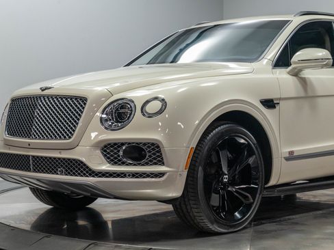 Used 2017 Bentley Bentayga AWD/4WD image 5