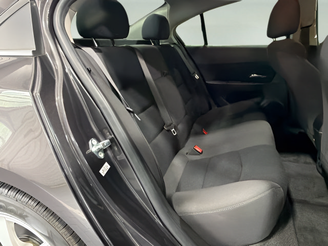 Used 2016 Chevrolet Cruze LT w/ Technology Package FWD image 28