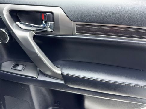 Used 2023 Lexus GX 460 Premium w/ Accessory Package image 50