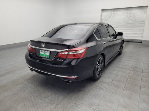 Used 2016 Honda Accord Touring image 9