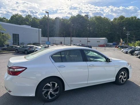 Used 2016 Honda Accord LX image 4