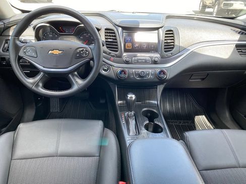 Used 2019 Chevrolet Impala LT w/ LT Convenience Package FWD image 4