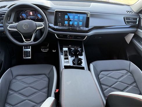Certified 2025 Volkswagen Atlas Peak Edition SE image 21