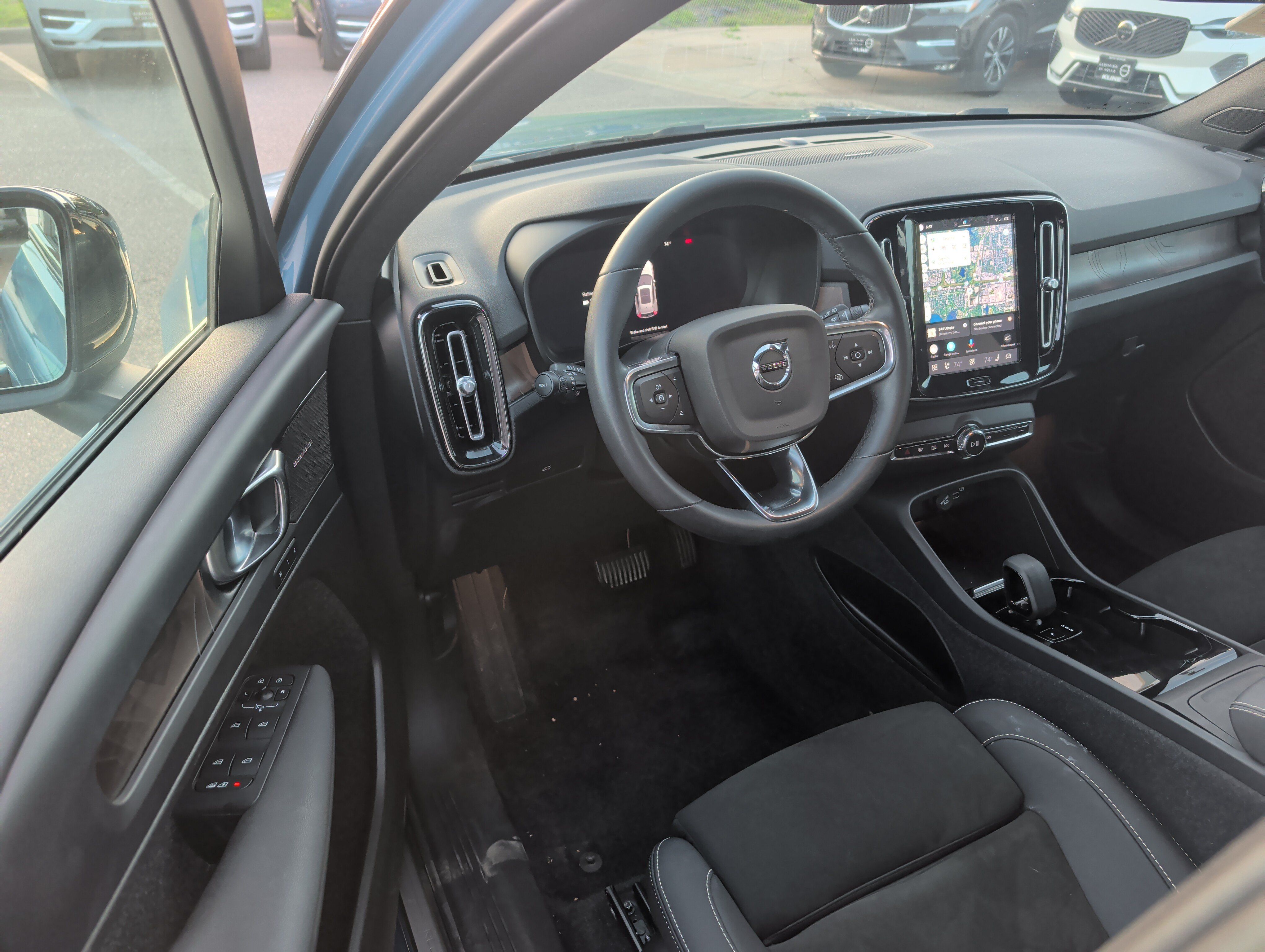 Used 2023 Volvo XC40 Recharge Ultimate w/ Protection Package Premier AWD/4WD image 10