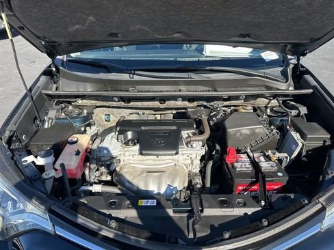 Used 2018 Toyota RAV4 XLE image 13