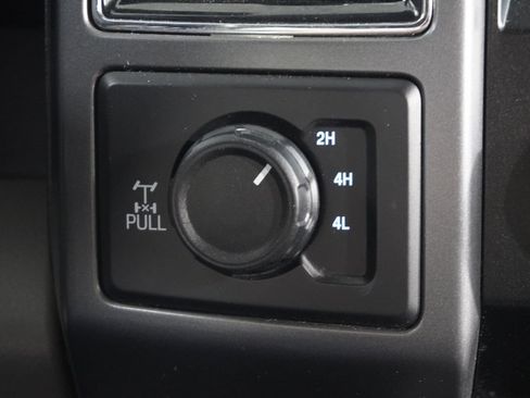 Used 2020 Ford F150 XLT w/ Equipment Group 302A Luxury AWD/4WD image 23