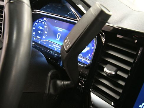 Used 2024 Chevrolet Silverado 2500 High Country w/ High Country Premium Package image 18