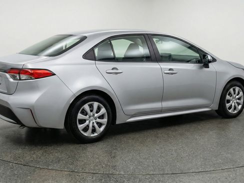 Used 2025 Toyota Corolla LE FWD image 9