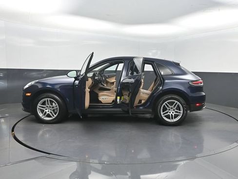 Used 2019 Porsche Macan AWD/4WD image 31