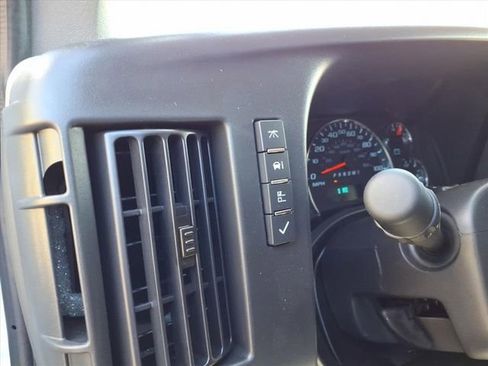 New 2025 GMC Savana 2500 w/ Enhanced Convenience Package RWD image 18