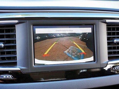 Used 2022 Chrysler Voyager LX image 28