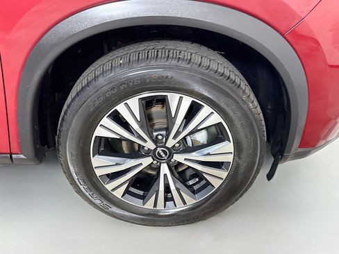 Used 2023 Nissan Rogue SV image 32