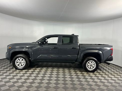 Used 2025 Toyota Tacoma SR image 9