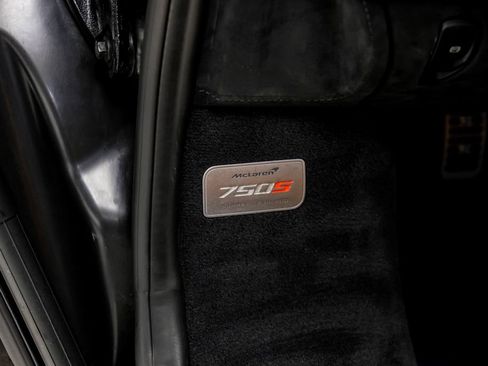 Used 2026 McLaren 750S Spider RWD image 32