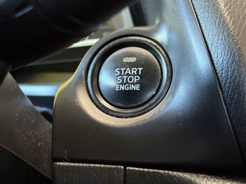 Used 2018 MAZDA MAZDA3 Touring FWD image 22