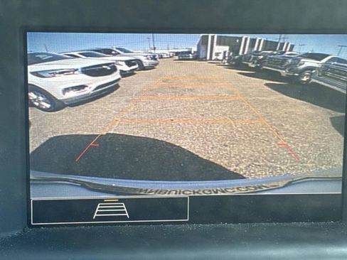 Used 2024 GMC Terrain SLE image 31