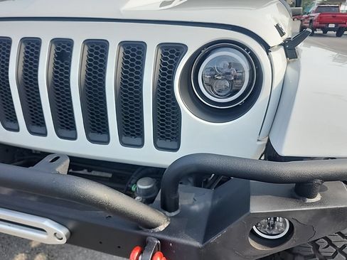 Used 2017 Jeep Wrangler Unlimited Sahara w/ Dual Top Group AWD/4WD image 29
