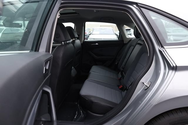 New 2026 Volkswagen Jetta SE FWD image 21