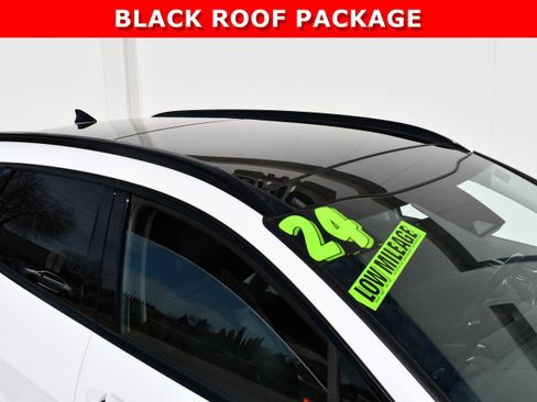 Used 2024 Kia Sportage SX image 4