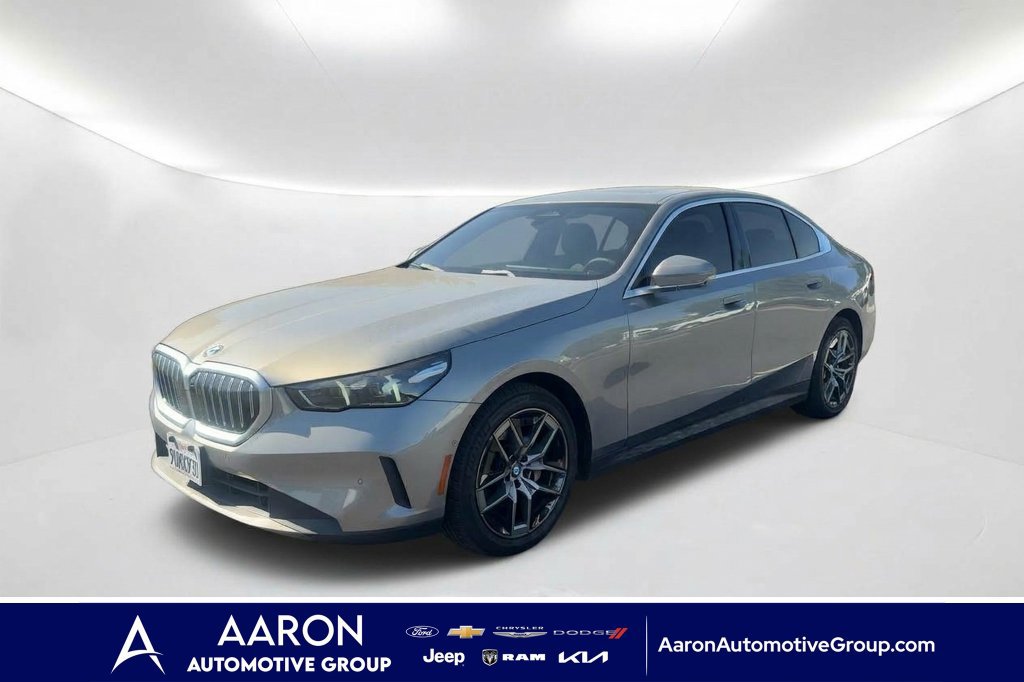 Used 2026 BMW 530i RWD image 1