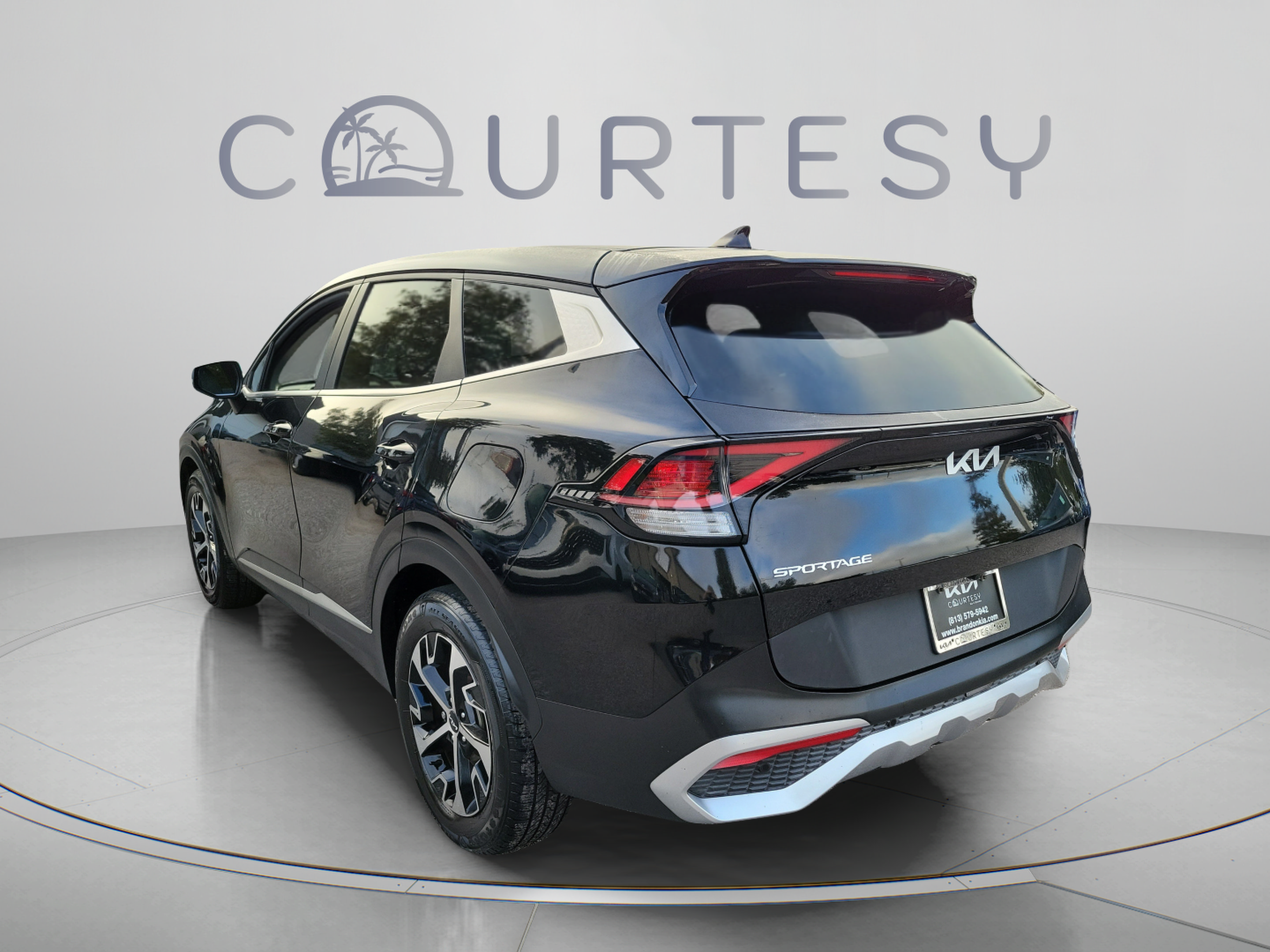 Certified 2023 Kia Sportage EX FWD image 2