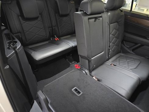 New 2026 Volkswagen Atlas SE image 13