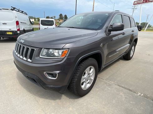 Used 2014 Jeep Grand Cherokee Laredo w/ Quick Order Package 23E AWD/4WD image 4
