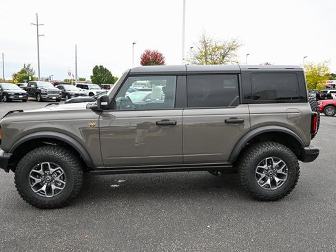New 2025 Ford Bronco Badlands image 8