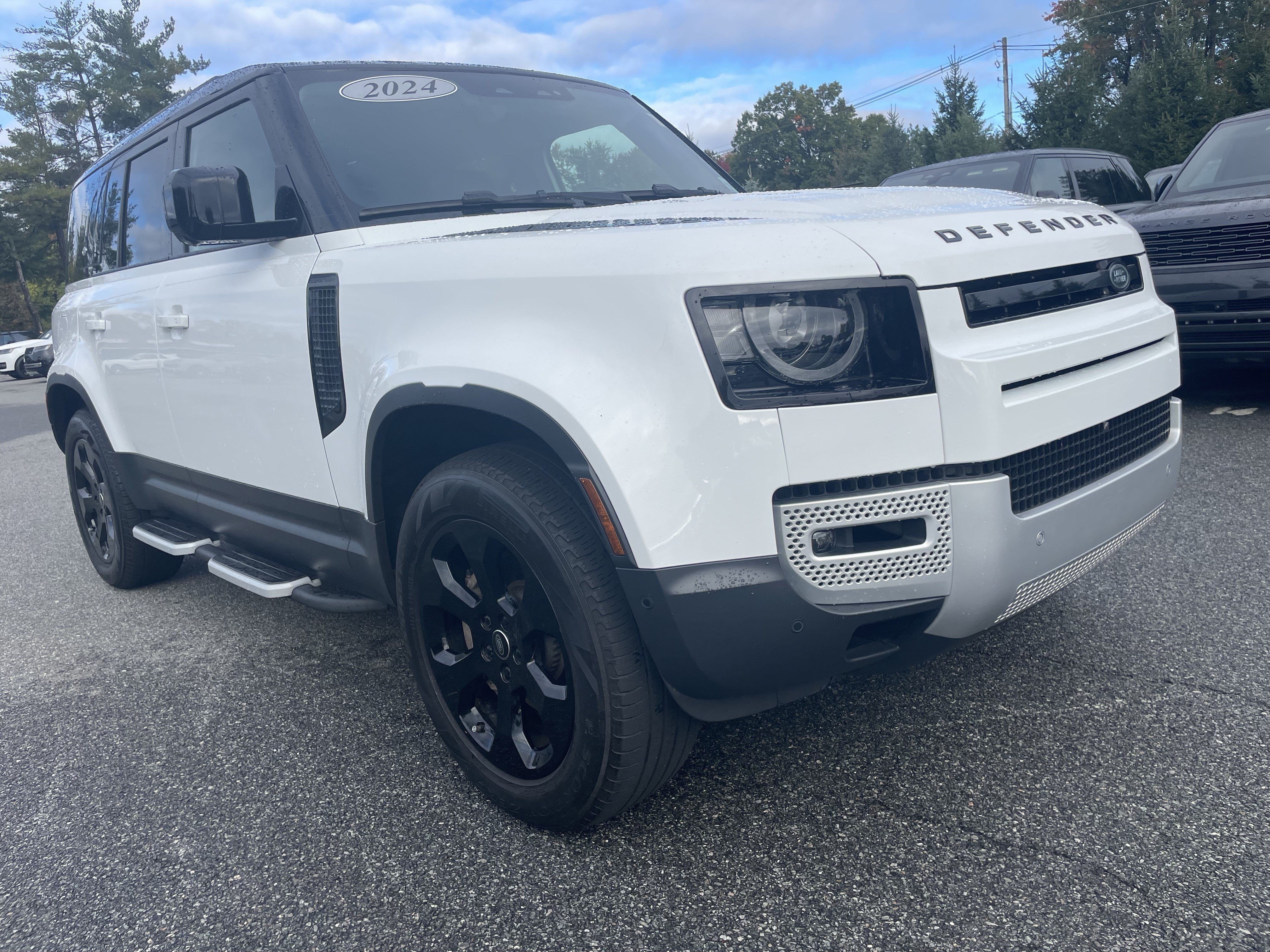 Used 2024 Land Rover Defender 110 S AWD/4WD image 3
