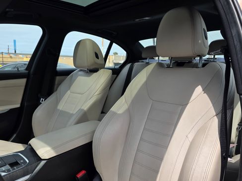 Used 2019 BMW 330i Sedan w/ Premium Package RWD image 16