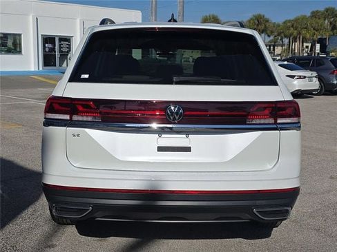 New 2026 Volkswagen Atlas SE FWD image 4