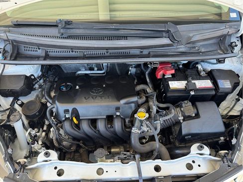 Used 2015 Toyota Yaris L FWD image 8