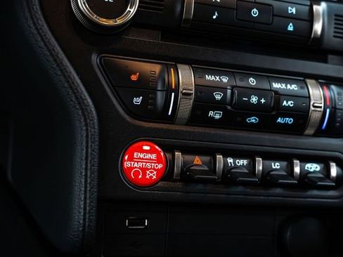 Used 2018 Ford Mustang Shelby GT350 w/ Convenience Package image 29